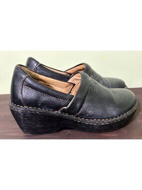 BORN Black Leather Slip-On Wedge Shoes Sz 7 Womens Comfort Casual U24